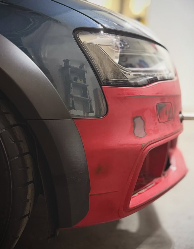 Close-up of the fender meeting the headlight and bumper